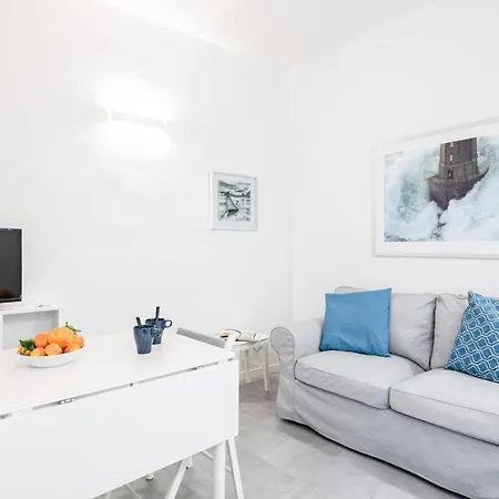 Guesthost - Viuzzo 7 - Florence White Apartment-2